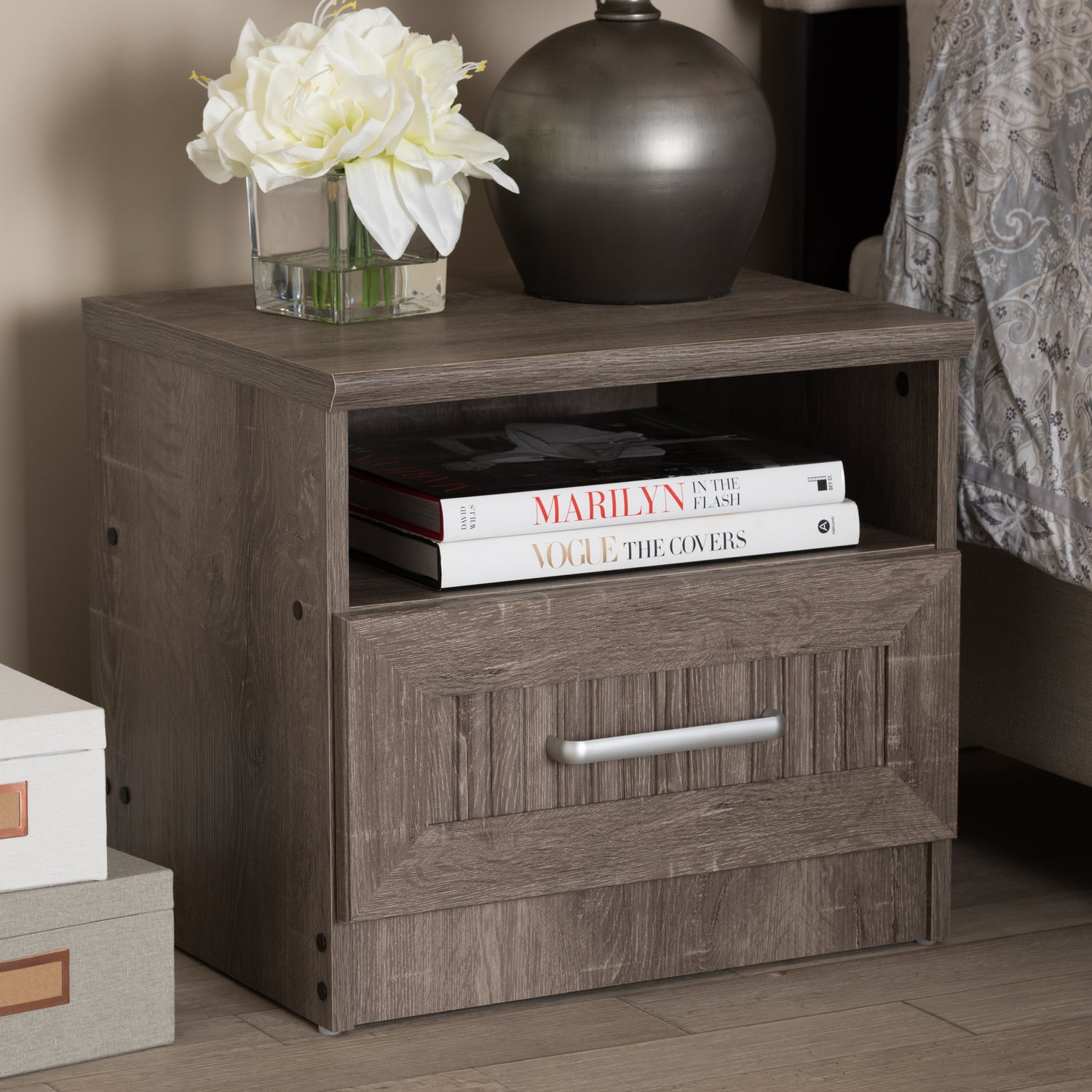 Gallia Nightstand Modern Oak Brown Finished 1-Drawer Bedside Table with Storage