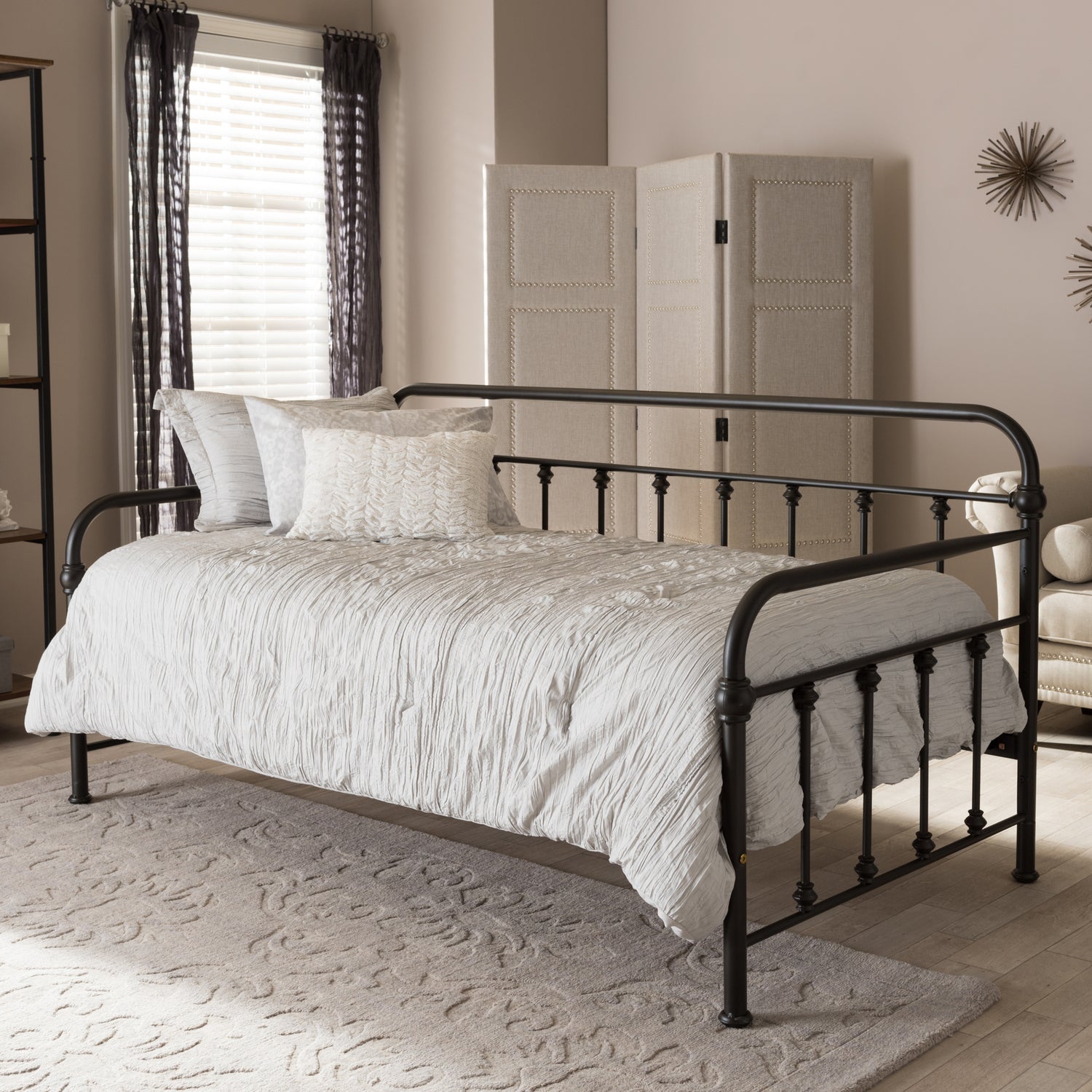 Elsie Vintage Industrial Daybed in Oiled Bronze Effect Metal - Stylish Functional Bed Frame for Guest Rooms and Living Spaces